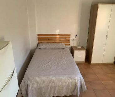 Calle del Doctor Manuel Candela, Valencia, Valencian Community 46021 - Photo 2