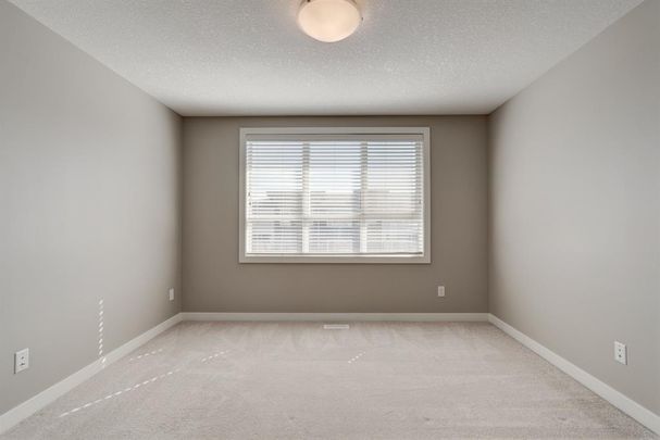 Executive Townhome In Walden. Stylish, Spacious & Move In Ready - Photo 1