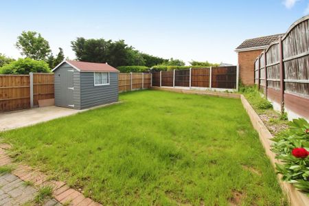 2 bedroom bungalow to rent - Photo 2