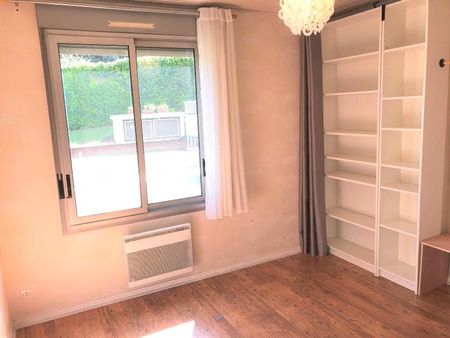 Location Appartement 3 pièces 65m² ST CHAMOND 42400 - Photo 3