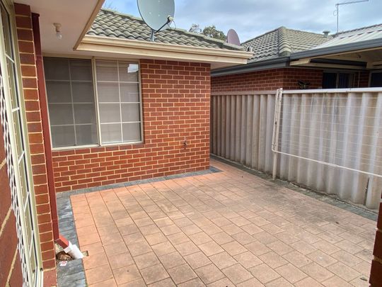 The Perfect Seaforth Gardens Villa **Open Monday 03/11 4.00pm to 4.15pm** - Photo 1