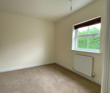 2 bedroom end of terrace house to rent - Photo 5