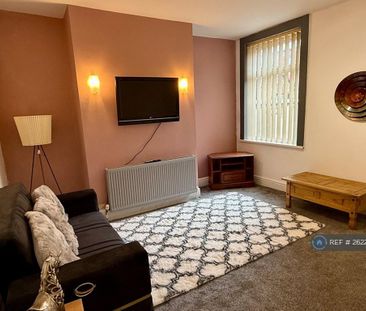 1 bedroom in a house share to rent - Photo 2