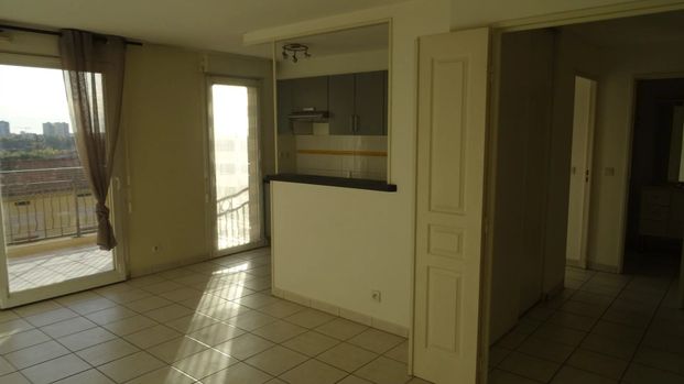 Location Appartement 2 pièces 41m² ST LAURENT DU VAR 06700 - Photo 1