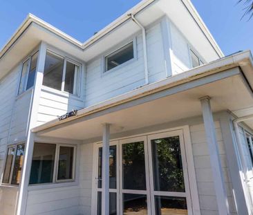 Townhouse in Newtown - Photo 5