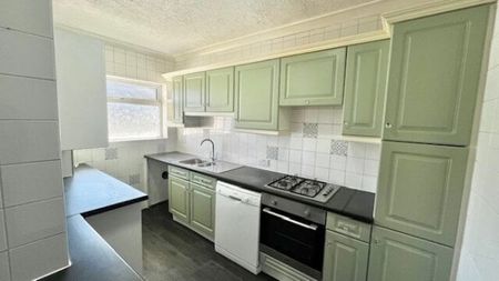 Byron Mansions, Upminster RM14 2AU, Property for rent - Photo 4