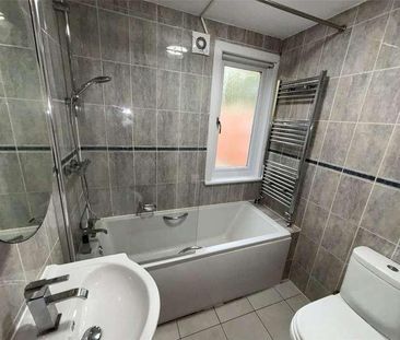 Spencer Road, Mitcham, Surrey, CR4 - Photo 4