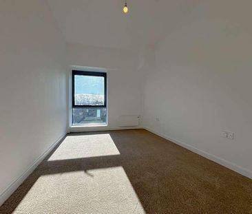 Lakeside West, Lakeside Close, Staines-upon-thames, Surrey, TW18 - Photo 2