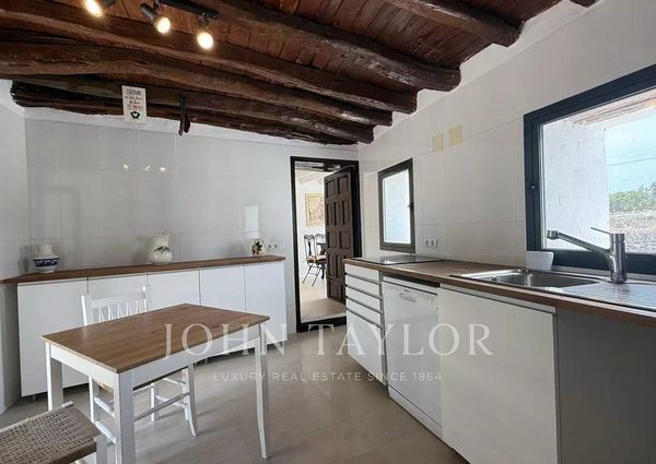 Cala Llonga, Balearic Islands 07849