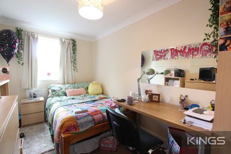 6 bedroom semi-detached house to rent - Photo 5