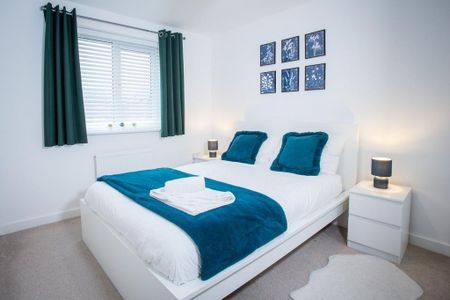 3 bedroom flat to rent - Photo 3