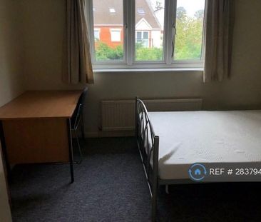 4 bedroom end of terrace house to rent - Photo 3