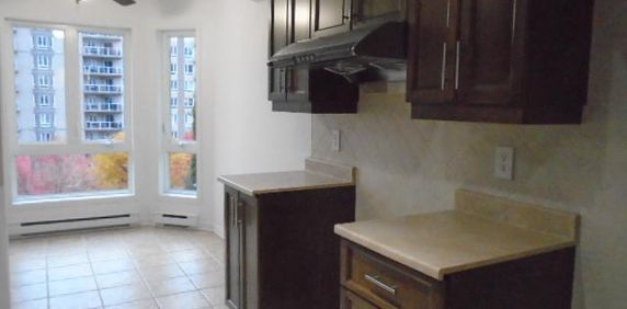 Condo 4 ½ rue Beaufort Anjou LIBRE - Photo 2