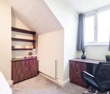Knowle Terrace, Burley, LS4 2PA, Leeds - Photo 4