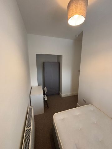 4 Bed Terraced House, Worthing Street, M14 - Photo 4