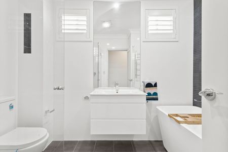 Style, Space and Great Surroundings - Photo 4