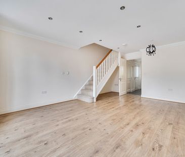 Woodland Gardens, Hindhead, Surrey, GU26 - Photo 4