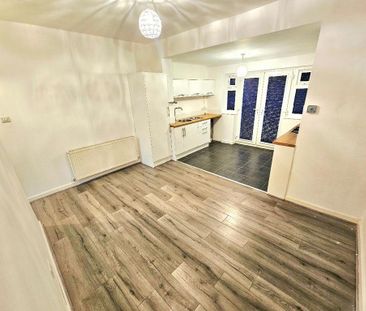 2 bedroom terraced house to rent - Photo 3