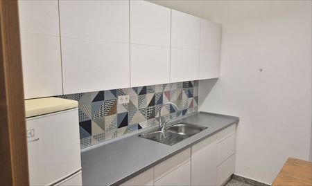 ID 3180 Prenájom: 2 izb. byt, centrum - Photo 3