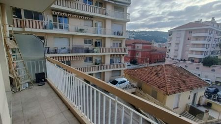 Location Appartement 1 pièce 26m² NICE 06300 - Photo 5