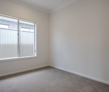 10 Berwick Court - Photo 2