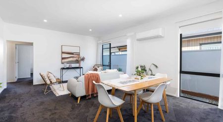 Be Impressed - Photo 4