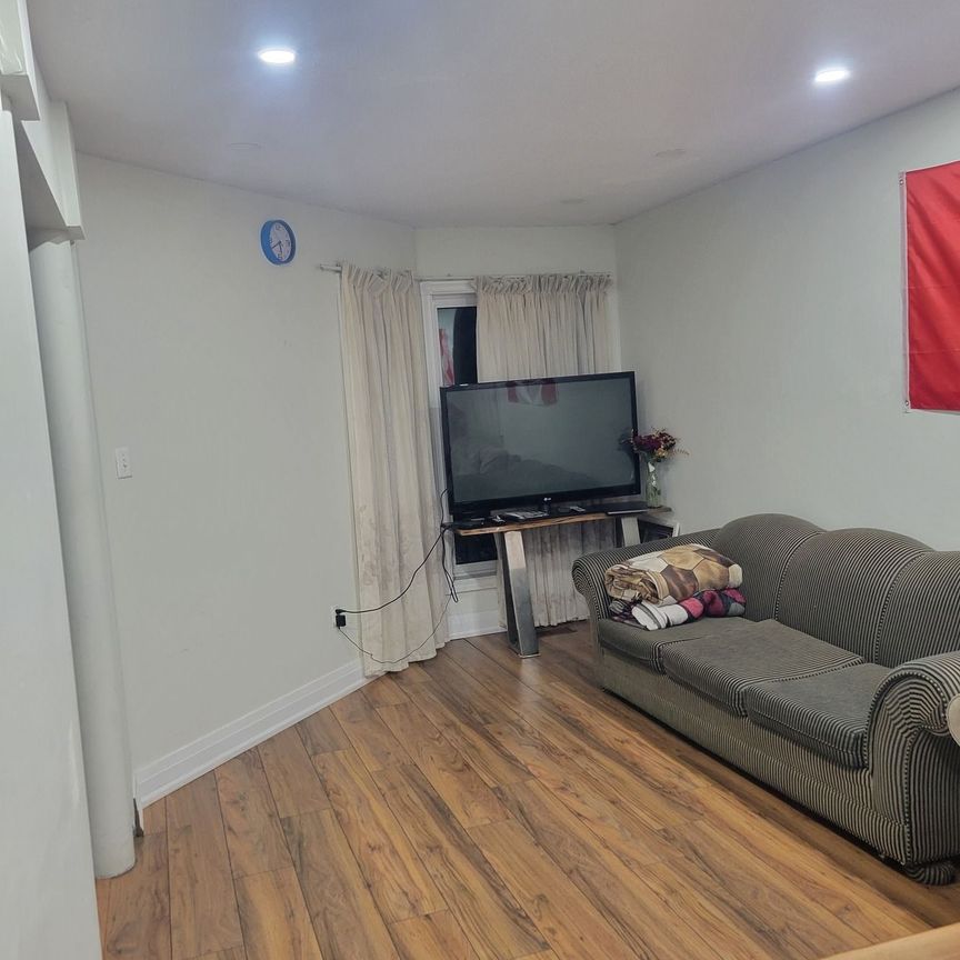 For Lease - 3 Fairbank Court Unit# Upper, Brampton, Ontario - Photo 1