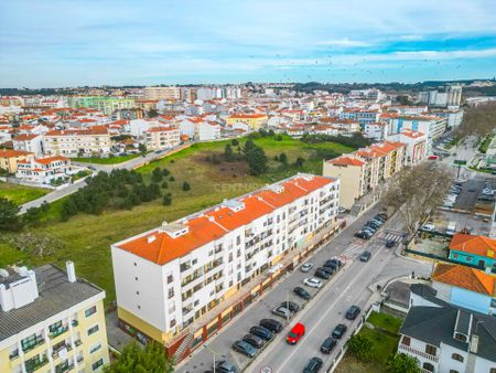 Apartamento T3, na Rua Vitorino Fróis, Caldas da Rainha - Photo 5