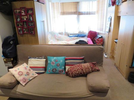 Studio to rent - Photo 3