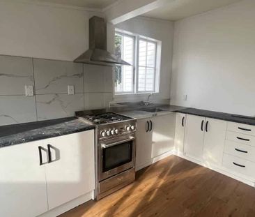 Spacious 2 Bedroom Property in Avondale - Photo 1