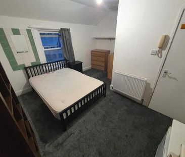 9 bedroom house share to rent - Photo 2