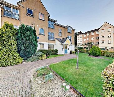 Balmoral Court, Farnborough, GU14 - Photo 1