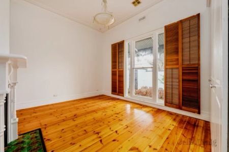 3 Bed, 1 Bath - Photo 4