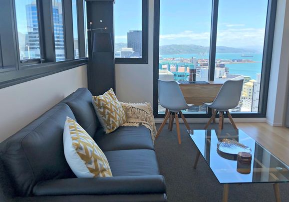 Stunning City Views, One Bedroom CBD Apartment - Photo 1