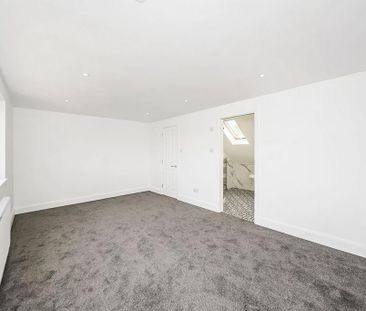 4 bedroom semi-detached house to rent - Photo 6