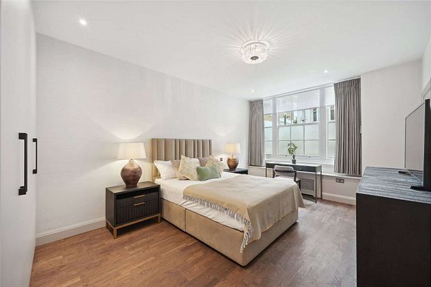 Superb 4 bedroom apartment in a highly sought after portered building - Photo 1