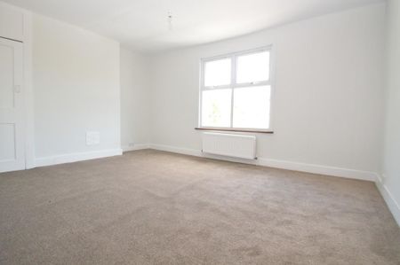 3 bedroom end of terrace house to rent - Photo 5