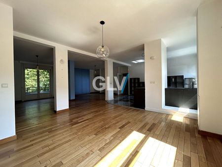 Appartement 4 pièces à Lille - Photo 2