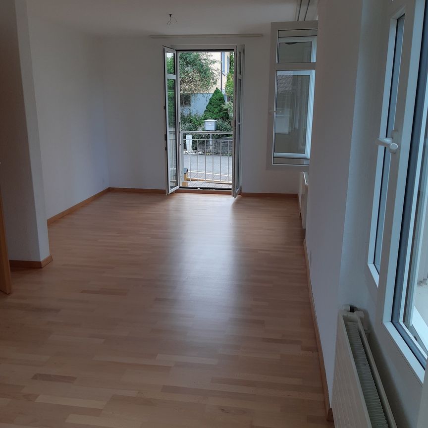 Charmanter Wohntraum mit Gartensitzplatz. Wohnen wie im Einfamilienhaus. - Foto 1