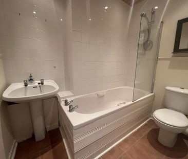 2 bedroom flat to rent - Photo 6