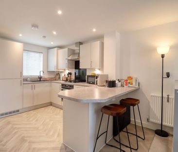 2 Bedroom - Photo 2
