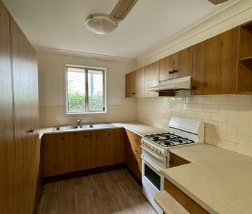 Three Bedroom Property For Rent - Photo 3