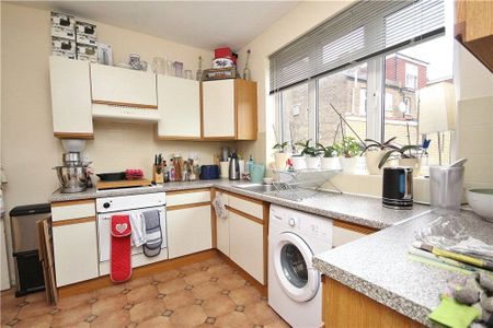 Northfield Avenue, Ealing, W13 9QP - Photo 4