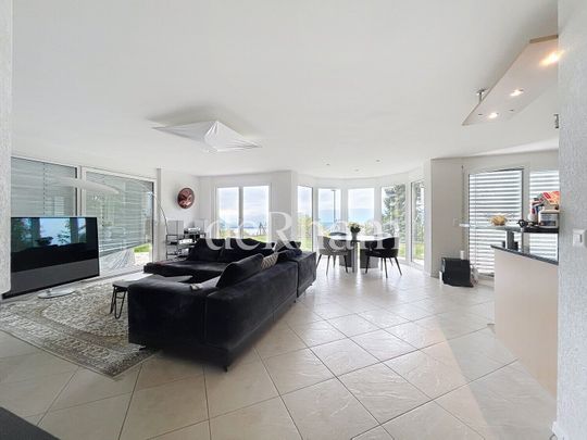 Bright and spacious villa, ideal location and panoramic view! - Foto 1