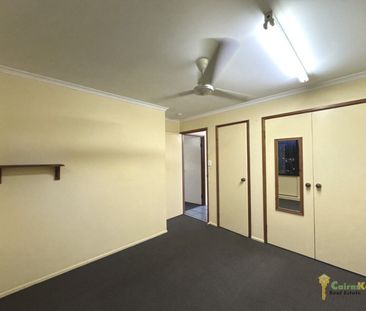 Charming, Well Maintained Home In Sought After Suburb!!! - Photo 6