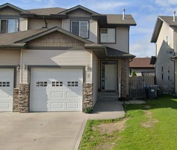 4 Bedroom Duplex in Desirable Inglewood! - Photo 1