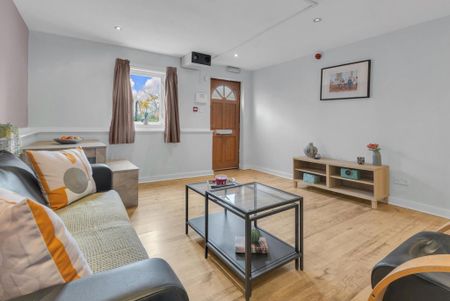 3 bedroom flat to rent - Photo 3