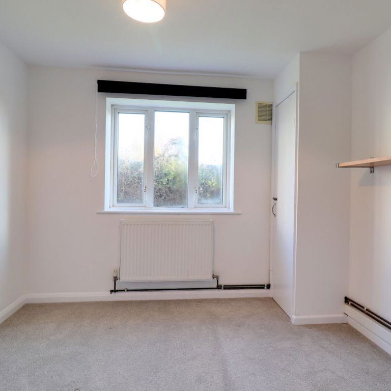 A 1 Bedroom Flat in St Pauls GL51 9EA - Photo 1