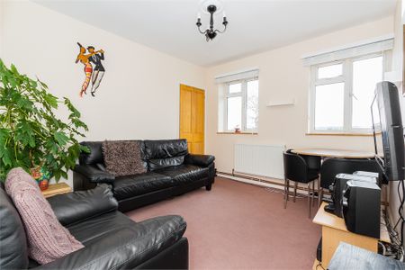 1 bed flat to rent in Reddington Drive, Langley, SL3 - Photo 2