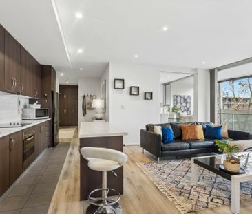 Modern 3-Bedroom Apartment in the Heart of Mawson Lakes - Photo 3